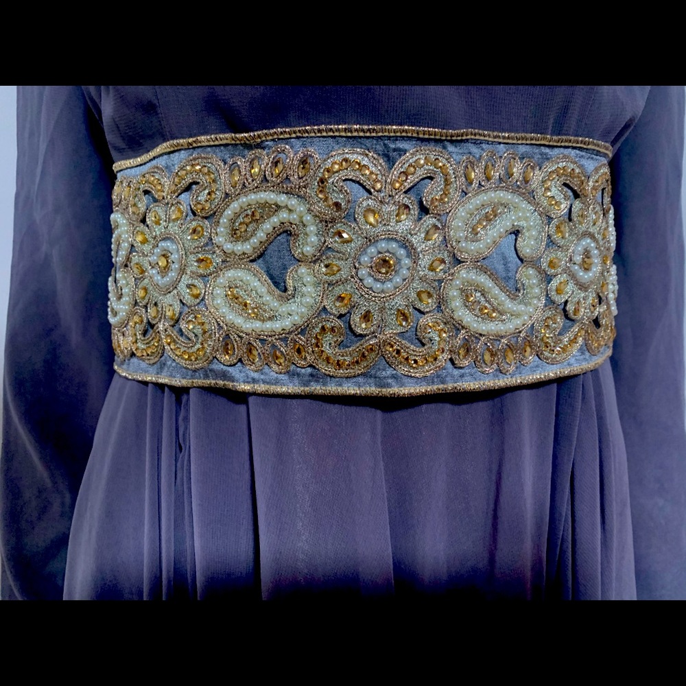 Chiffon Abya dress with detailed lace waistline